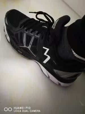 感觉没有鞋子没有什么感觉，还没有我三百的鞋好，说支撑没感觉，缓震更没有，鞋底硬得像砖，不会是假鞋吧