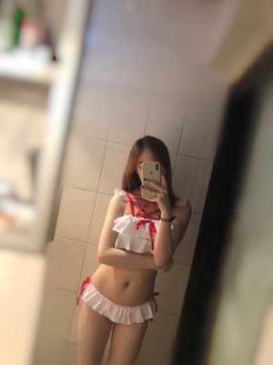 布料很滑穿起来很舒服 很可爱的一套 喜欢～