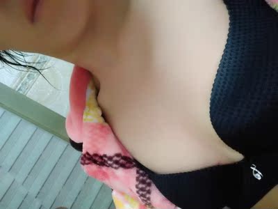 对于小胸的我来说,如果是穿别的内衣,基本都是没有的,这款聚拢效果很好,可以挤出来,有胸了,很高兴 对于小胸的我来说,如果是穿别的内衣,基本都是没有的,这款聚拢效果很好,可以挤出来,有胸了,很高兴