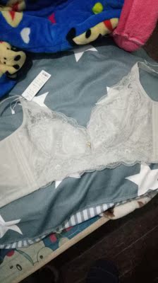 东西收到了 刚刚使用了一下刚觉很好，无钢圈的内衣穿起来很舒服，尺码很准，很合适。哈哈哈哈好评好评好评好评好评