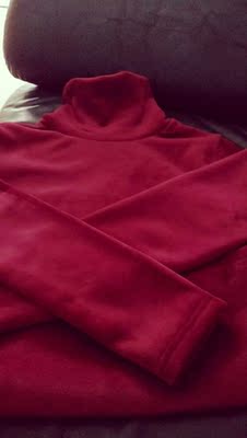 虽然等了5天才发货，但是客服态度很好，衣服质量很好，漂亮内衣，值得等待！