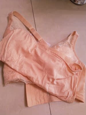 发货快，穿了好几年她们家的文胸，已经不习惯其它文胸，身边朋友们穿了也都很喜欢。遇到了小问题客服果果态度很好很耐心，解决问题速度快。希望欧绮丝可以出一些浅肤色。。夏天好打白色衣服。。。