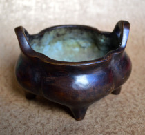 Pure bronze incense stove weighs 1 catty of high imitation dry lonelon with 4-foot double-ear big Ming Xuande furnace lavender and seal-seal