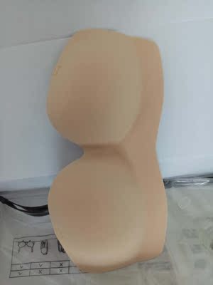 内衣很服帖，面料摸着很不错，聚拢效果非常棒，穿着一天也没有移位滑落，非常满意