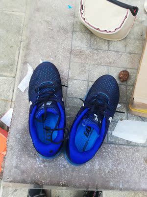 哈哈,新年穿新鞋咯,非常满意的一次购物,价钱也是能接受,各种优惠!! 哈哈,新年穿新鞋咯,非常满意的一次购物,价钱也是能接受,各种优惠!!