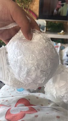 买来拍孕妇照的,有点小,将就拍照还是可以的,胸小的可以拍哈&hellip;胸大的不介意