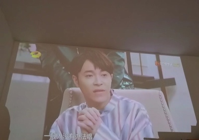 一个月体验:极米无屏电视Play和Play特别版都有什么细节上的区别，哪个好