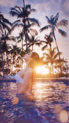 70f可以穿～质地承托力很好，期待更多荧光色和款式的大罩杯泳衣