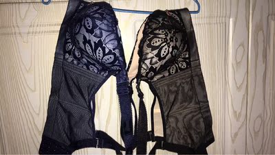 很不错，很漂亮，一下买了两个，棉的厚薄正好是我想要的，肩带也挺宽的，穿着也挺舒服的，以后还会再来的