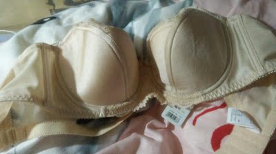 刚刚就非常合适，穿起来很舒服的，刚刚到有一点味道，洗过了会好好多。