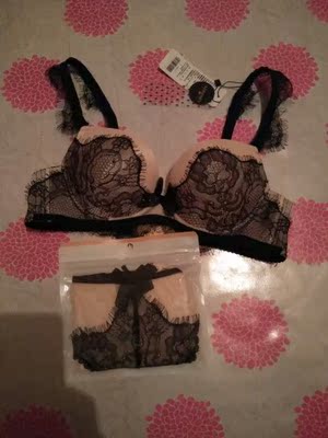 很漂亮,蕾丝拼接,甜美,少女,颜值高,做工精细。 很漂亮,蕾丝拼接,甜美,少女,颜值高,做工精细。