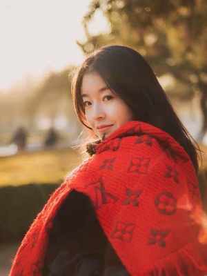 自从注册了淘宝、天猫、一直就不在意淘宝币和积分怎么用，后来知道了评论的重要性，晒图的重要性，还有晒视频！家里的东西大多都是在电商购买的，以来不用出门瞎逛，而来还能免去出门的后续琐事。真的天猫超市让我越来越懒，可是有什么办法呢，天猫的东西那么好，日期很新鲜，质量有保障，物流配送快捷，买生活用品假货风险很低，买大品牌比实体店折扣低，还送购物券和津贴，对我们真是太用心了。以前都没有认真评价过，以后需要还会回顾的。