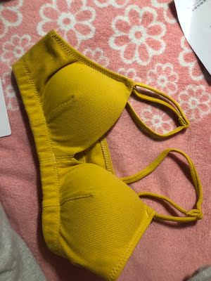 内衣非常舒适，样子和图片一样没有色差，双12买的还便宜了好多