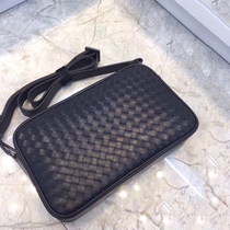 Genuine Leather Weave Single Shoulder Bag Men 2022 New Slanted Satchel Fashion Calf Leather 100 Hitch Satchel Small Square Bag
