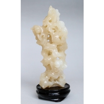 (National inspection and appraisal) Hetian white jade with sugar color hand-carved monkey playful pattern ornaments gold hammer auction C3380