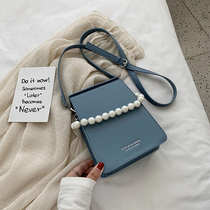 Small bag with mobile phone on the back New bag 2021 new chain bag female messenger bag wild pearl shoulder bag