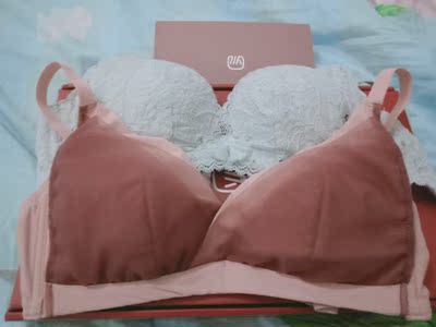 试穿了一下,尺寸刚刚好,穿着也舒服,没有色差,跟图片展示的一样。 试穿了一下,尺寸刚刚好,穿着也舒服,没有色差,跟图片展示的一样。