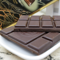 Imported dark chocolate pure cocoa butter content is high 75% Bitter leisure snack products specialty net red food 100 grams