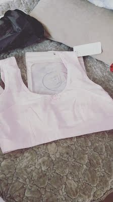 今天有空才拿来，是纯棉的，和店家描述的一样，没让我失望，比实体店便宜，摸着面料很舒服，下次还会光顾的，店家服务态度很好！先穿着，改天再来追评！