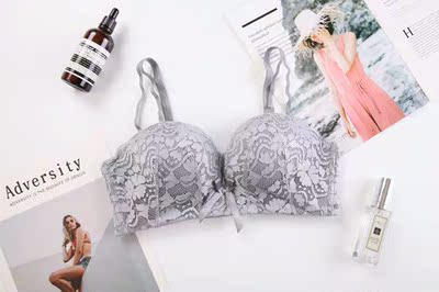 很合身哦！超级赞的呢！关键是质量很好，而且还有送小礼物哦！店主真的很贴心呢！服务态度也特别好，真的好喜欢哦！男朋友也说不错🌹🌹🌹🌹🌹