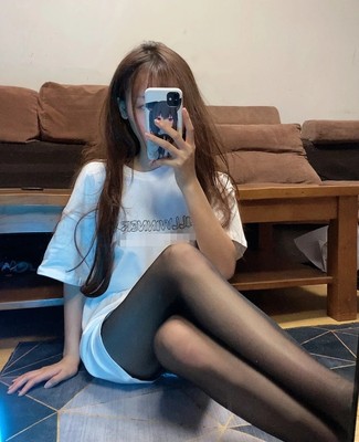 真的超级丝滑 ,款式好看呀,开档免脱,很省事,搭配这个jk服饰, 舒舒服服美滋滋。 超级应该,质量特别喜欢,超薄的,跟没穿一样,对象看到我拍的都说觉得好看 真的超级丝滑 ,款式好看呀,开档免脱,很省事,搭配这个jk服饰, 舒舒服服美滋滋。 超级应该,质量特别喜欢,超薄的,跟没穿一样,对象看到我拍的都说觉得好看