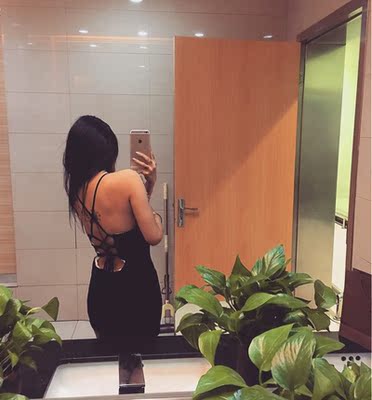 他们家衣服就是物流快 款式好看 也便宜 就适合我这种 衣服大多数只穿一次的人。不过还是 质量稍微提升一点会更好哦。穿搭交流➕ 斯要雾丝要三无误丝