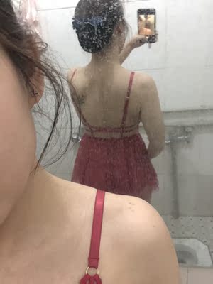 虽然没有钢托，但是勉强可以撑起我这个b杯，感觉很可爱&hellip;