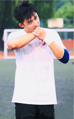 本以为太小穿不了结果撤掉里边的胸垫刚刚好，超级美的内衣尤其是白色的这款，给我发被罚款开发开放感受就是浪费你的卡是打破对方拒绝句拉夫罗夫发货快疯了的浪费