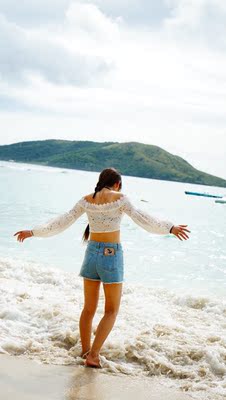 不好穿因为没弹性,但是拍照很有feel! 不好穿因为没弹性,但是拍照很有feel!