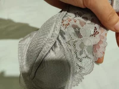 第一次买，很适合大尺寸的。穿起来很舒服，而且前面的平滑的，适合外面穿贴身的衣服，不会有痕迹。