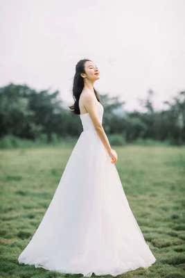 平A妹子的福音，不会带的话可以让化妆师帮忙带，真的有聚拢的效果，穿了拍一天照都没掉，比硅胶内衣好用多了，之前买的硅胶内衣一直带不好，闹心！卖家还很贴心，送了收纳袋，强烈推荐给拍婚纱照的小伙伴们！