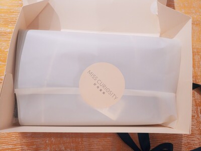 质量还是一样好，有质感，就是我拍大了，肩有点大，袖子也长，懒得换了