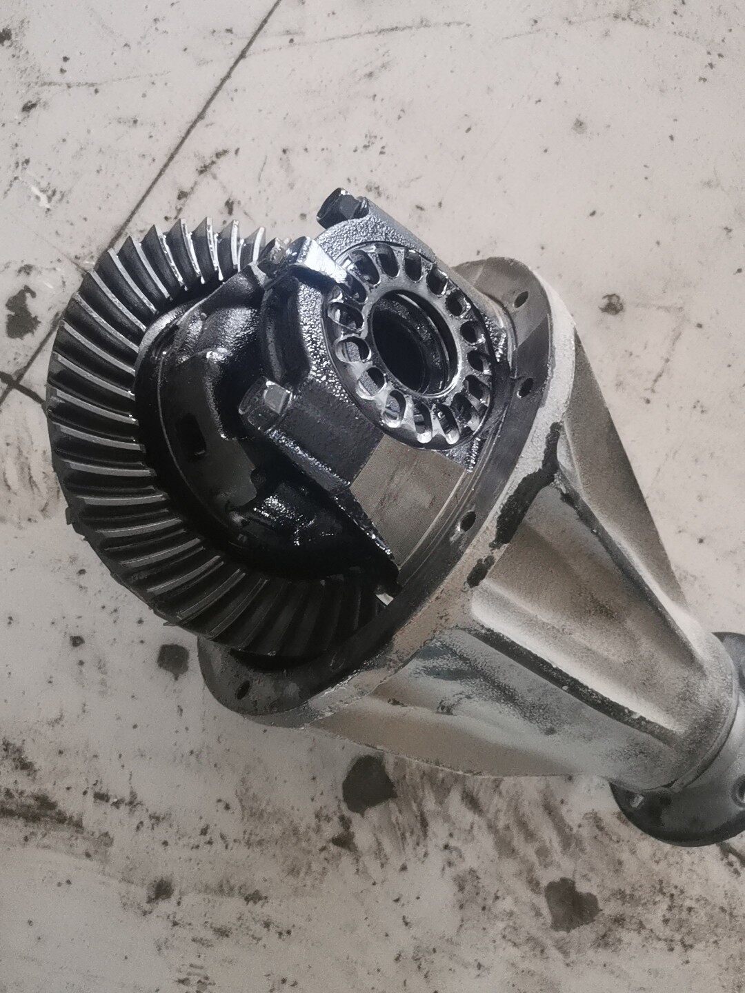 适用丰田霸道差速器 2700 lc95 路霸 后差速器总成 尾牙 牙包