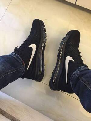 是正品,质量特别好,穿着很舒服,版型正,物超所值了 是正品,质量特别好,穿着很舒服,版型正,物超所值了