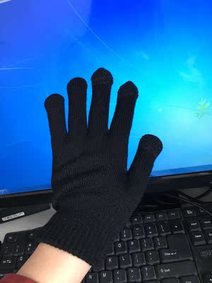 触屏手套挺好用的，打字挺灵敏的