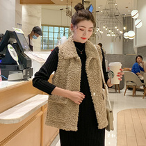 Lamb wool waistcoat with short section 2021 autumn and winter new Korean version fur integrated cashmere waistcoat outside wearing vest jacket