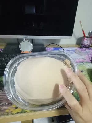 店家态度很好，之前下单的时候说急用店家下午就发货了，第三天就到了，刚好明天拍婚纱照。打开看确实好，有独立包装很满意，祝店家生意兴隆