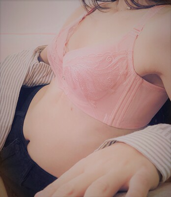 很好很好，质量很好质量很好，做工很不错快递很给力呢，面料很舒服，价格很优惠，以后认准夏娃之秀，无限回购哟！很美观的设计，手感舒适蕾丝看着很梦幻，穿上去正好合适。主要是这个颜色真的很好看 不会很艳，早就听说夏娃之秀的聚拢效果很好了 拿在手上有点重 不过穿着很舒服呢 棒棒哒~~~~~~~~~~~~~~~~~~~~