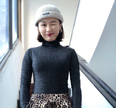 衣服质量和上身超过了预期想象，超显身材的！面料很有弹性，为卖家疯狂打call！比心