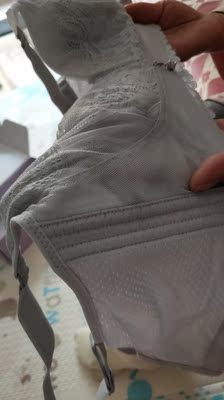 送人的，质量不错，颜色很漂亮，多次购买了。这次侧带有一点宽。