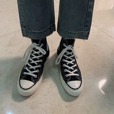 是正品，穿着也舒适，保暖而且不显脚大，妥妥的好评！客服也很热情，物流也快，建议大家平时穿多大的鞋子就拍多大，此款鞋子鞋码正，不需要担心大小不合适！