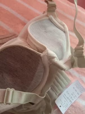 颜色没有色差这己经第二个回头了，可见真心不错，是我一直想找！😃😃😃😃