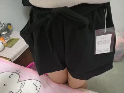 版型可以，料子也行，冬天穿夏天穿都可以，而且穿着比较显瘦，是宽松款的