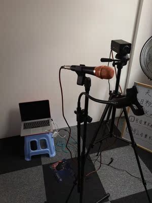 摄像头效果很清晰，买过做直播用的，麦克风声音挺大，可以调节。质量挺好，售后服务没的说！总体挺不错