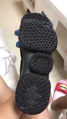 大小合适，鞋子轻，回弹性好。