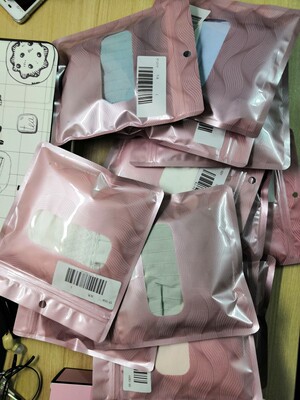 内内很好看，摸起来不是特别软，但是很舒服，一下子买了很多，还会回购哒