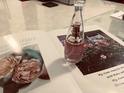 之前用过类似产品，但是用了两个月了还是没有效果。看到这个有人参和灵芝，就想买来试试，没想到才几天，我用在胸部和私处的，都已经有明显的变粉了，看来还是名贵药材真有用啊！