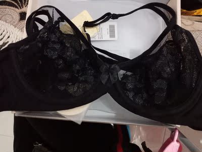 挺好的，质量很好，包装也很不错，一看就很高大尚的哦！值得购买的哈！大胸必备