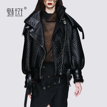 Charm spot design sense of fashion motorcycle wind short down jacket female small man 2021 new winter jacket short jacket tide