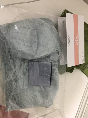 包装袋很正规，物流超快，穿着也非常舒适。终于找到自己喜欢的店家了。一次买了四个，送了二个给亲戚。不错的文胸。给我们大胸的胖妹子带来了福音。